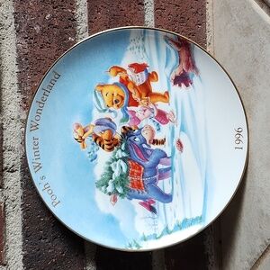 Disney Pooh's Winter Wonderland 1996 Collectible Plate